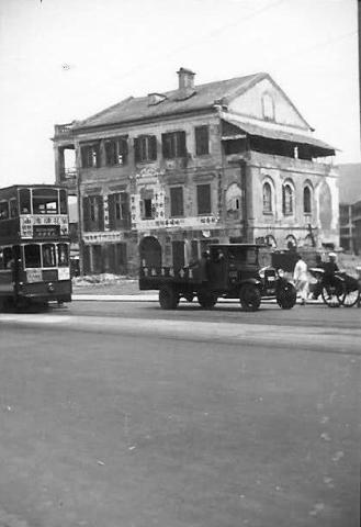 1930s Arsenal Street - Retention of Single Blue Building